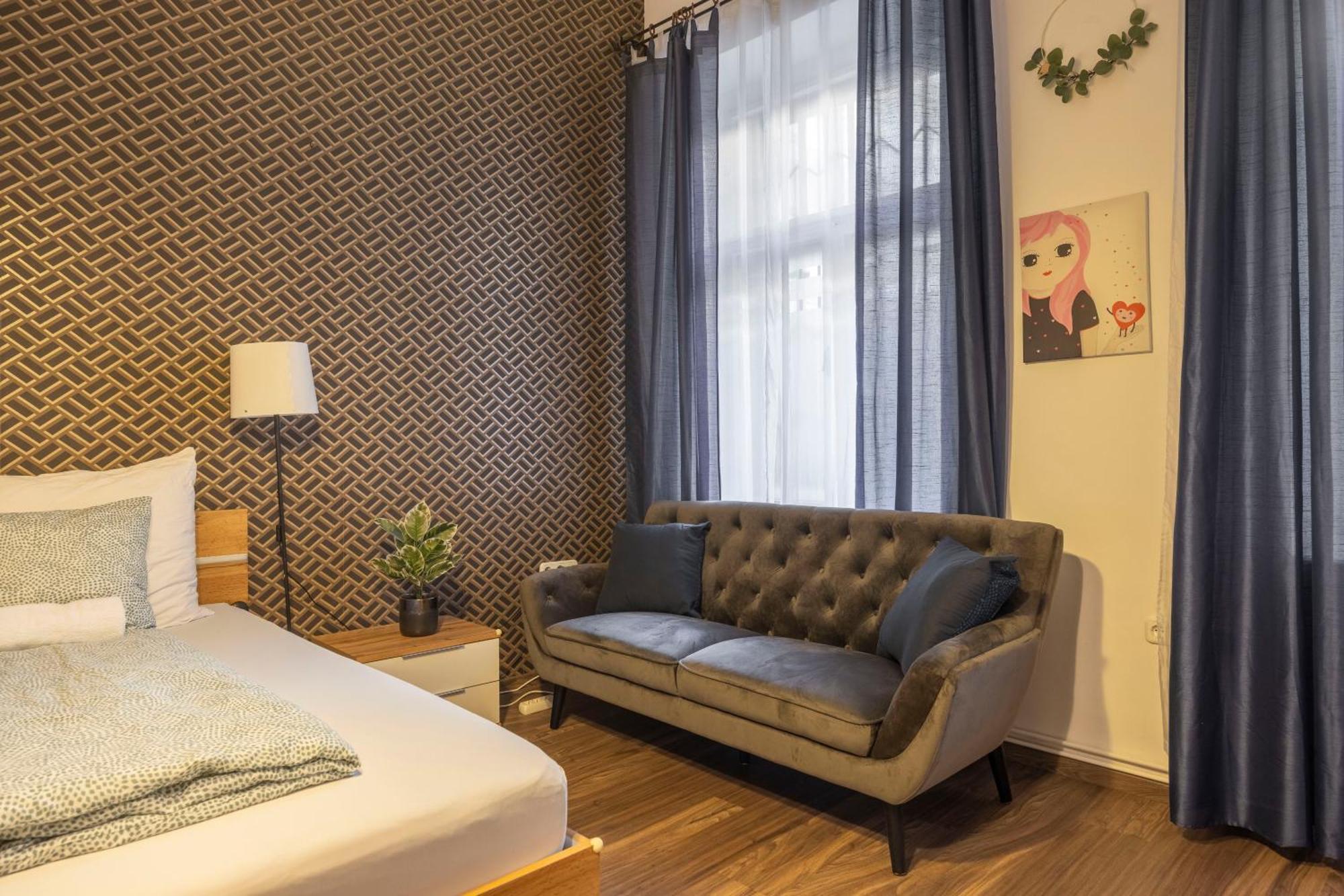 Spacious N' Cozy 5bedroom On Terez Boulevard Appartamento Budapest