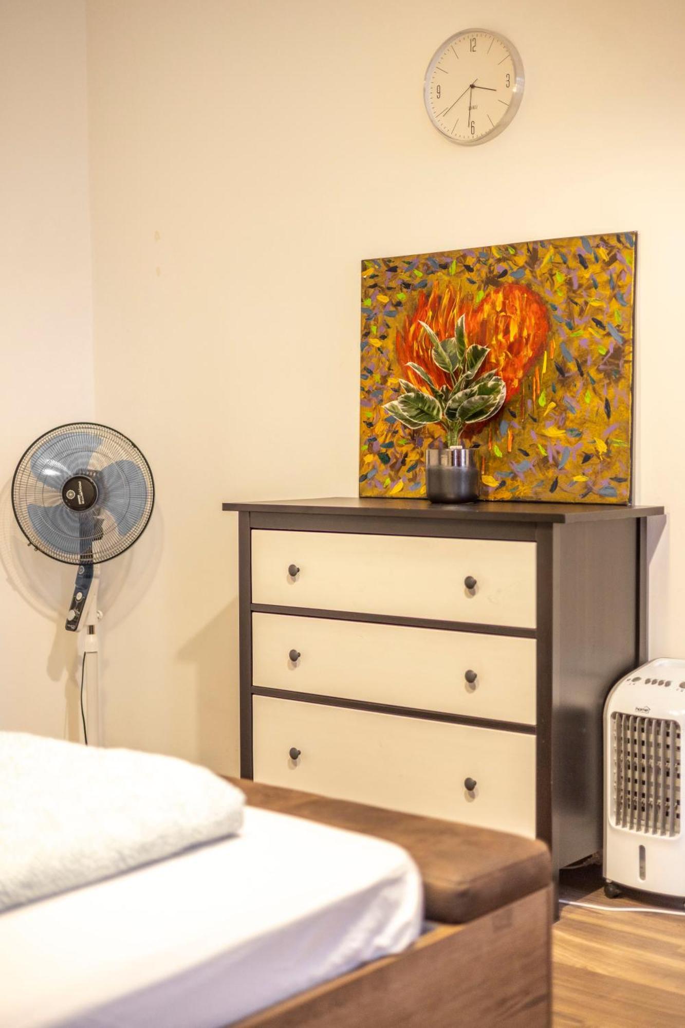 Spacious N' Cozy 5bedroom On Terez Boulevard * Budapest
