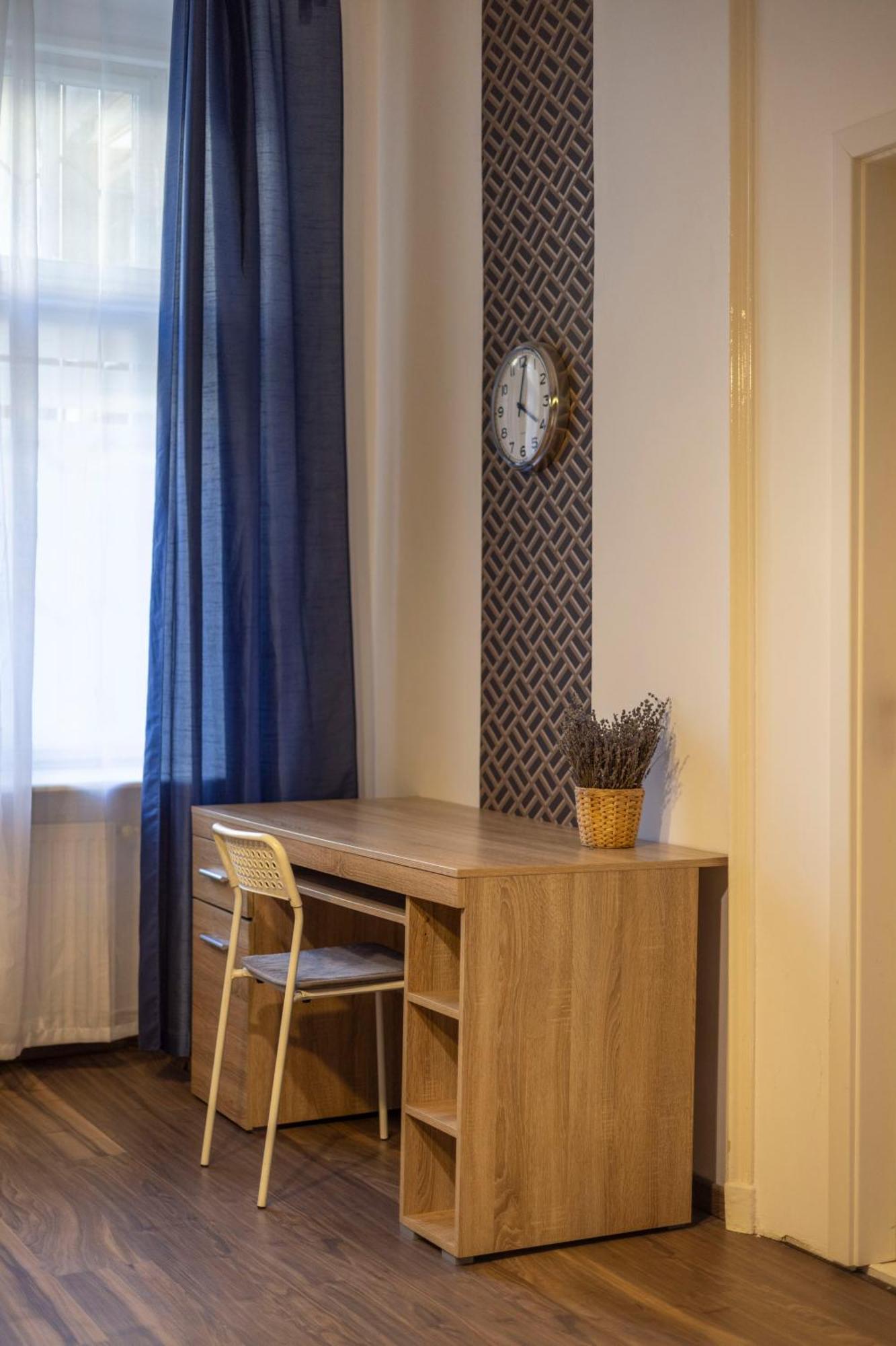 Spacious N' Cozy 5bedroom On Terez Boulevard Appartamento