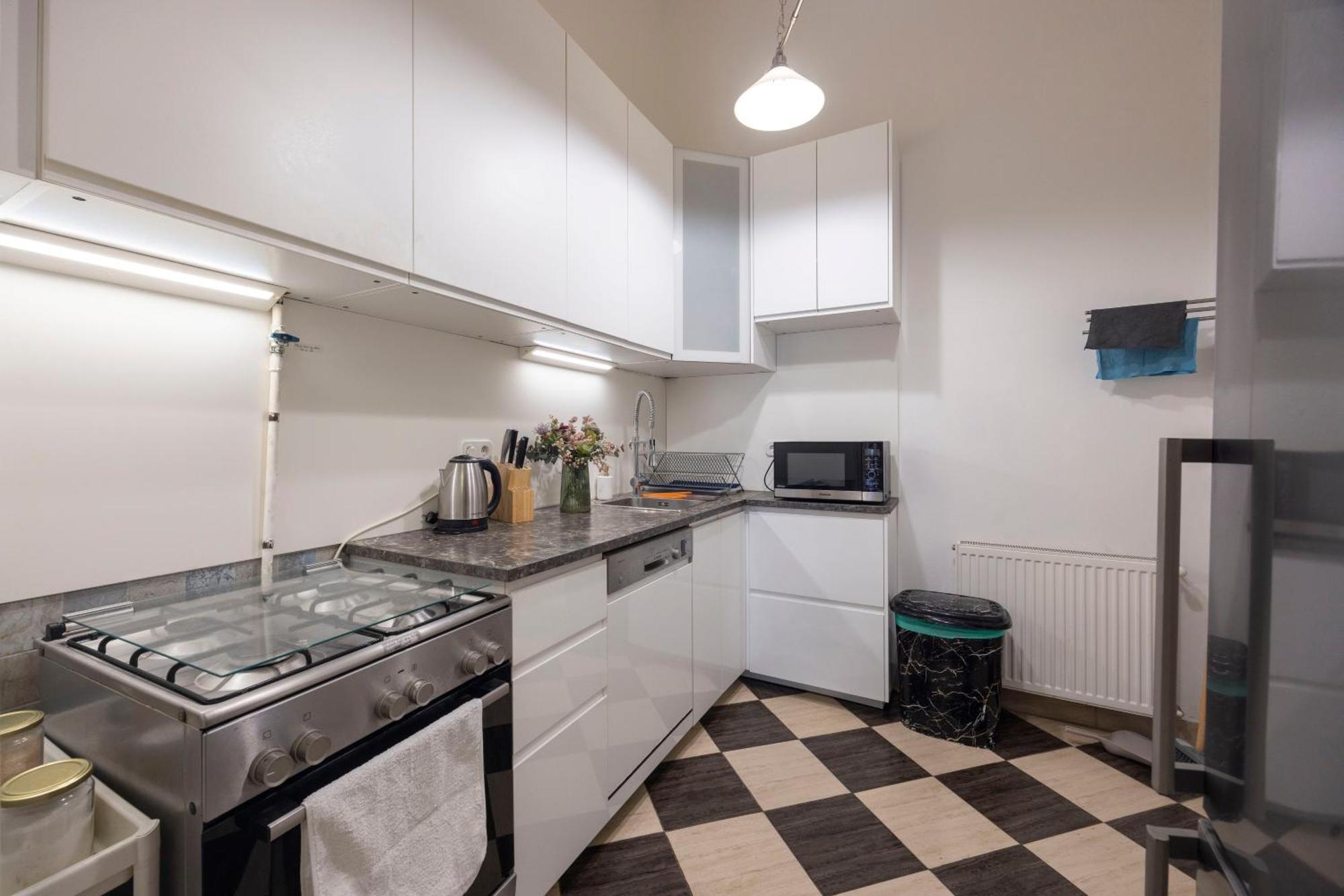 Spacious N' Cozy 5bedroom On Terez Boulevard Appartamento