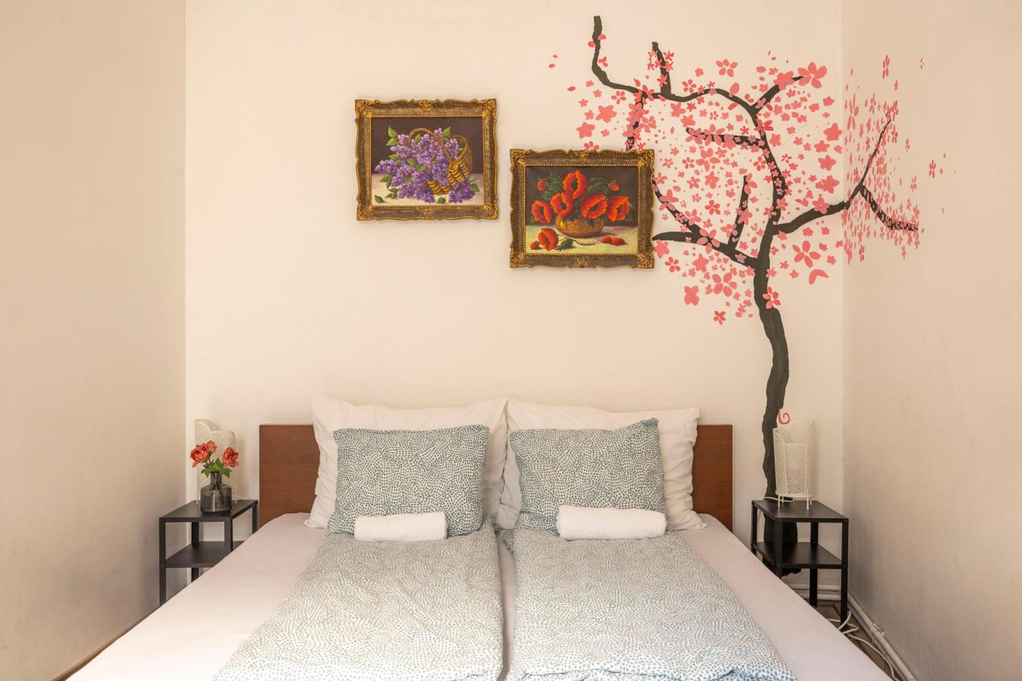 Spacious N' Cozy 5bedroom On Terez Boulevard Appartamento Budapest