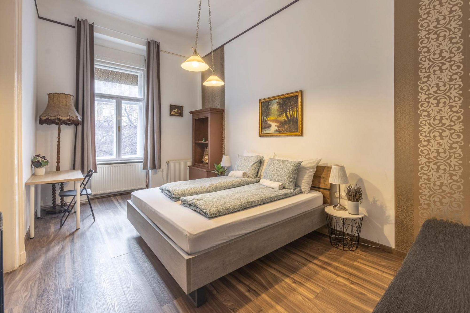 Spacious N' Cozy 5bedroom On Terez Boulevard Appartamento Budapest