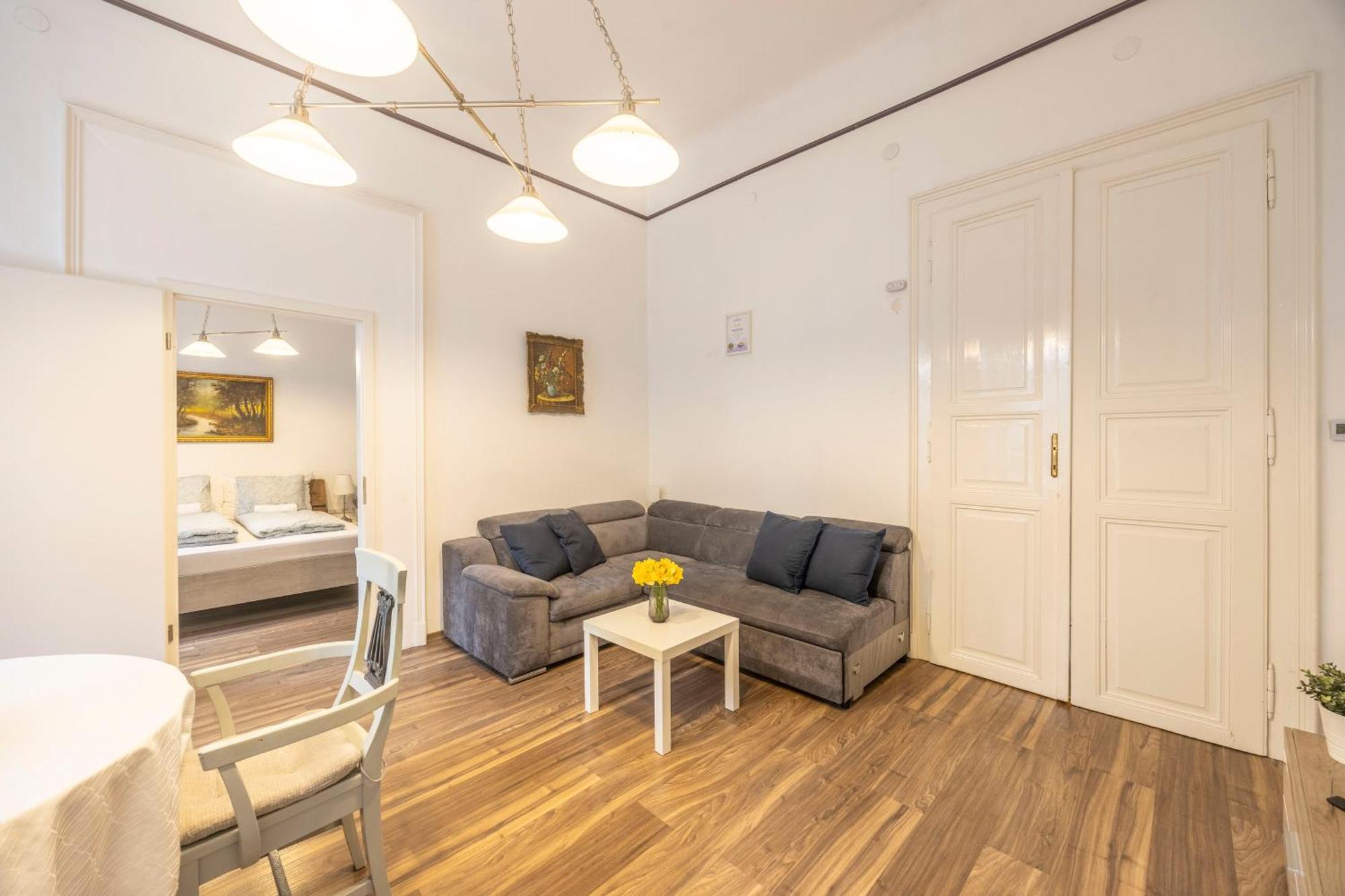 Spacious N' Cozy 5bedroom On Terez Boulevard Appartamento *